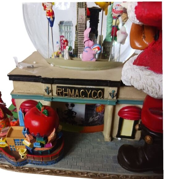 Macys Vtg Thanksgiving Day Parade musical Water Snow Globe 8.5x 7.5 - Picture 8 of 10